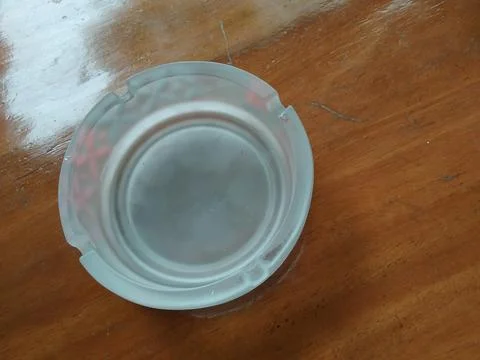 High Angle photo of empty cigarette ashtray 스톡 사진