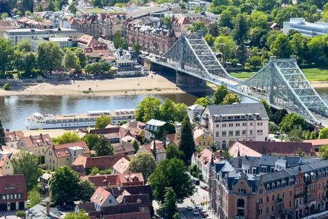 High angle shot shows German town of Loschwitz near Dresden Foto stock