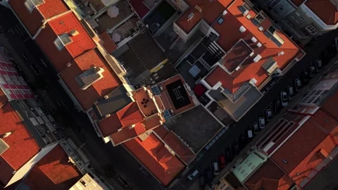 High angle shot of tightly packed historic buildings with terracotta roofs 库存影片 346119051