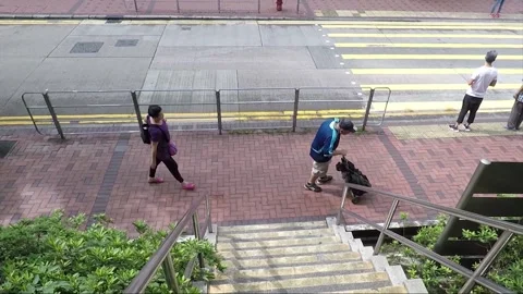 High Angle Street View, Staircase, Road Traffic, Nathan Road, Kowloon, Hong Kong 库存影片 341270307