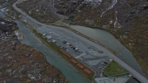 High angle of vehicles parked at iconic Trollstigen viewpoint, Norway Stock Footage 320951496
