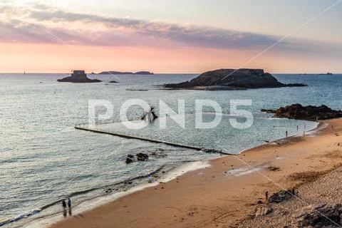 High angle view of the beach of Saint Malo Stock Photos
