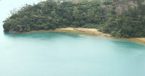 High angle view of a beautiful hidden lagoon in Okinawa. Vídeos de archivo 61528200