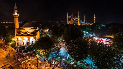 High angle view of The Blue Mosque during Ramadan at night Vídeo Stock 116913572