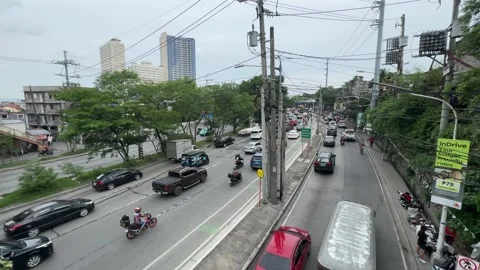 High angle view of busy city road and street traffic in Taguig 4K Vídeos de archivo 337950895