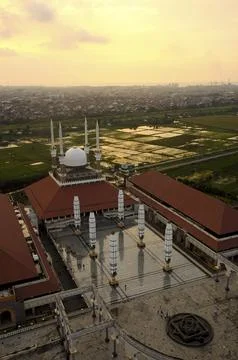 High angle view of the Central Java Grand Mosque at sunset. Stock-Fotos
