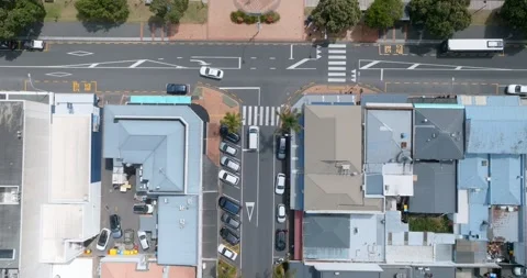 High-angle view of coastal town street. ST HELIERS, AUCKLAND, NEW ZEALAND Stock-Footage 303213068