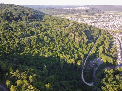 High angle view of colorful village in the middle of mountain in Germany Foto stock