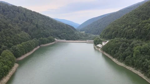 High angle view of the dam against the mountains view from the drone Stockbeeldmateriaal 138863402