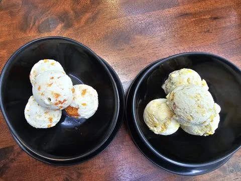 High angle view of dessert table of coconut salted egg ice cream Foto stock
