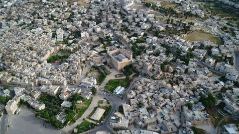 High angle view on Hebron city center and Tomb of Patriarchs. DJI_0002-09 스톡 동영상 123702507