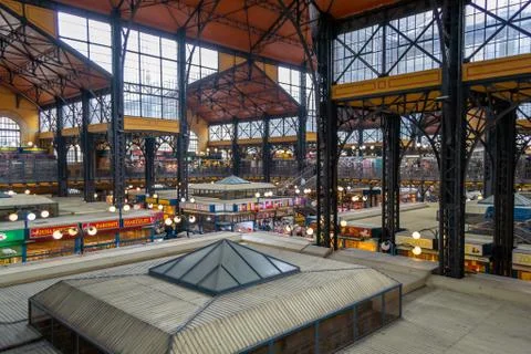 High angle view indoor view on great central market hall in Budapest, Hungary Foto stock