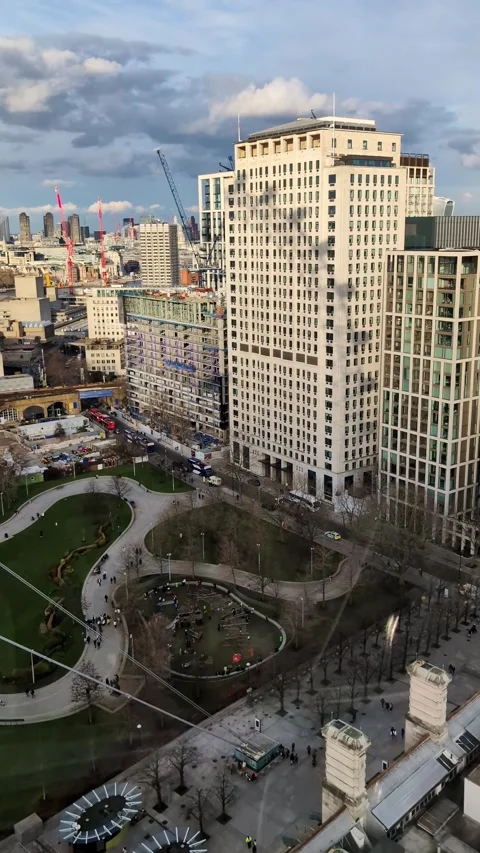 High angle view of London cityscape with modern architecture and park Video stock 335638166