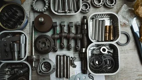 High angle view of metallic tools Ilustración de archivo