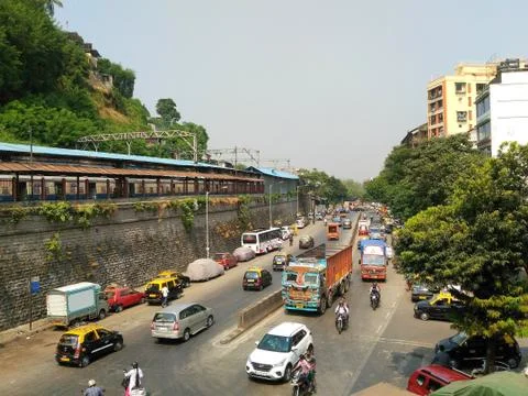 High angle View of moving Road street traffic, Mumbai city Maharashtra India Foto stock