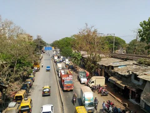 High angle View of moving Road street traffic, Mumbai city Maharashtra India Foto stock