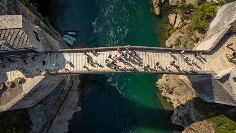 High angle view of people above the old bridge in Mostar Fotos de archivo