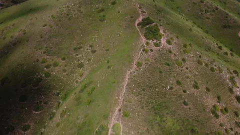 High angle view of steep mountain ridge with trekking path in Kazakhstan Vidéo 337124594
