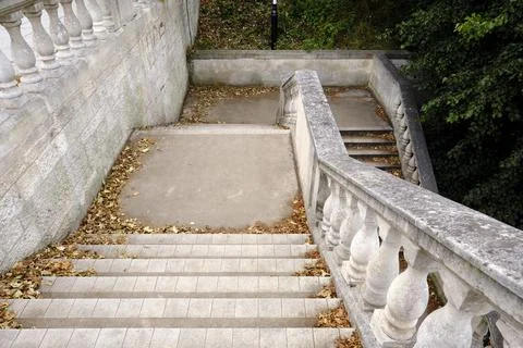High-angle view of stone staircase with balustrade and marble steps. Foto stock