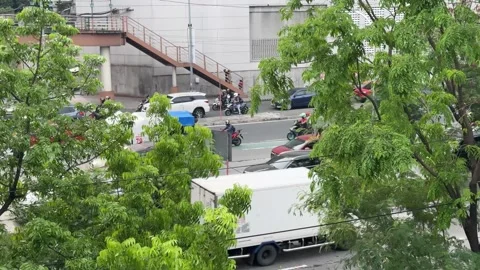 High angle view of street traffic and vehicles in Taguig City 4K 库存影片 337950846