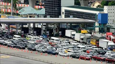 High angle view of the traffic jam in Sungai Besi toll,Malaysia. 库存影片 142629245