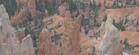 High angle widescreen of hoodoo formations in Bryce Canyon National Park Stock-Footage 303386264