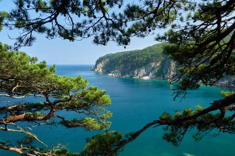 High cliffs in the ocean. Foto stock