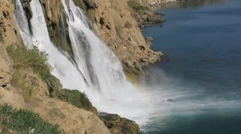 High Definition Duden Waterfall Streaming with Rainbow Clip2 Vídeos de archivo 8927810