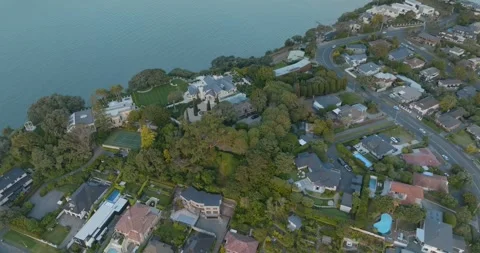 High-end residential area with large homes. ST HELIERS, AUCKLAND, NEW ZEALAND Stock-Footage 302243049