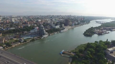 High flight over river Don and bridge in Rostov-on-Don Vídeo Stock 56929785
