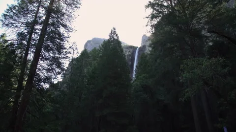 High frame rate clip of lower yosemite falls in summer at yosemite Video stock 160719392