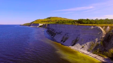 High hill on the coast Vidéo 115065624