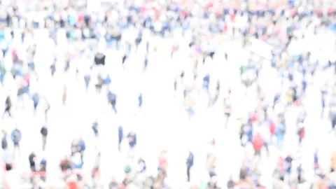High-key blurred abstract crowd of unrecognizable people walking in the city. Stock-Footage 107926389