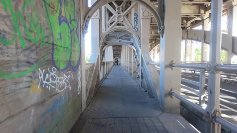 High Level Bridge - Pedestrian walkway in Newcastle upon Tyne England. Vídeo Stock 338216403