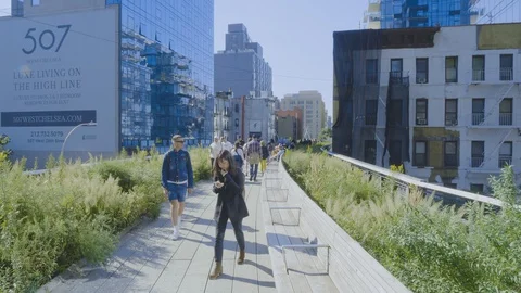 The High Line a elevated linear park in New York Vídeo Stock 127945832