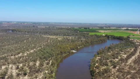 High to low descend to Murray river water surface – aerial flying in 4k. Stock Footage 169332996