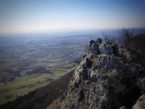 High Mountain Perspective – Valley Below Foto stock