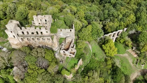 High Orbit Left-to-Right Over Ancient Italian Ruins Video stock 320496822