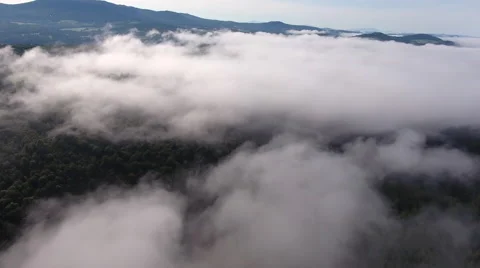 High Pass Above the Clouds in the Northeast Kingdom of Vermont Pt.3 Stockbeeldmateriaal 67380746