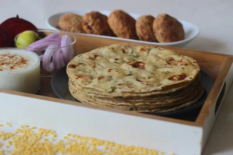 A high protein Indian flat bread with whole wheat and lentils. Popularly know 스톡 사진