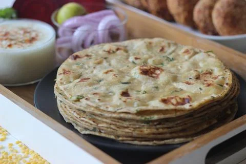 A high protein Indian flat bread with whole wheat and lentils. Popularly know Stock-Fotos