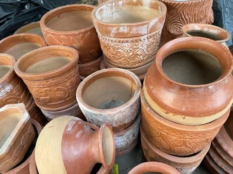 This high resolution photo captures the textures and patterns of stacked clay Foto stock