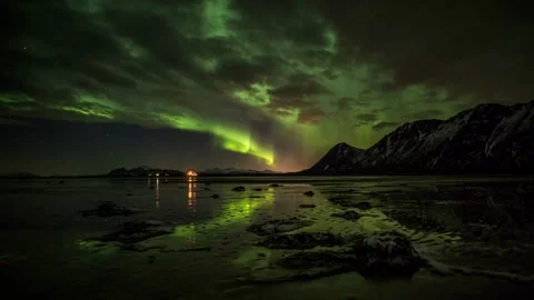 High resolution time lapse footage of a very strong northern lights also known Vídeos de archivo 334658830