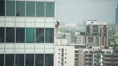 High rise window cleaner Stockbeeldmateriaal 90336670