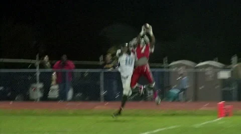 High School Quarterback Throws Interception In Endzone Vidéo 51699755