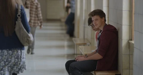 High School Students Going To Class 库存影片 127045949