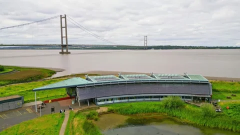 High-up shot: Waters' Edge Country Park &amp; Visitor Centre by River Humber, f.. Stock-Footage 249249879