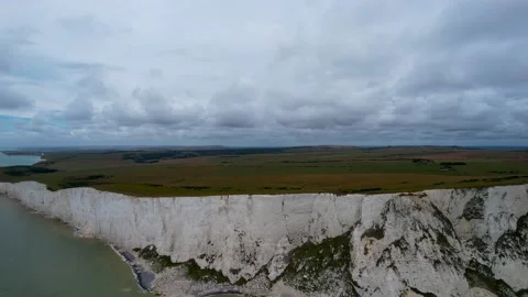 High Side Scroll of Cliffs Drone Footage at Seven Sisters Beachy Head 스톡 동영상 200703512