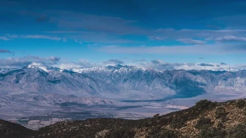 High Sierra Mountains Snow-Dusted Peaks Sierra Nevada Alpine Terrain 4K Stock Footage 332134360