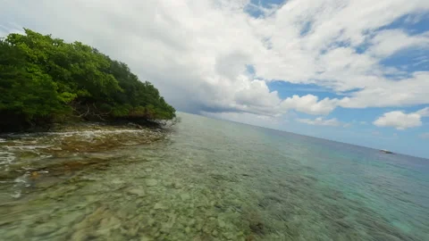 High speed flight over a desert island in the Maldives Video stock 239072338
